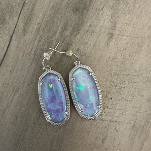 Kendra Scott lilac iridescent Elle earrings